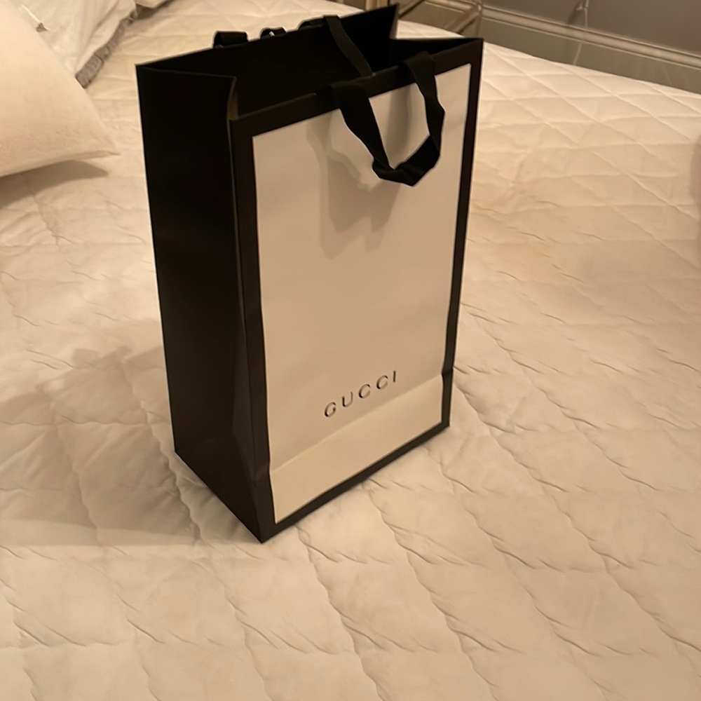 Gucci shopping bag